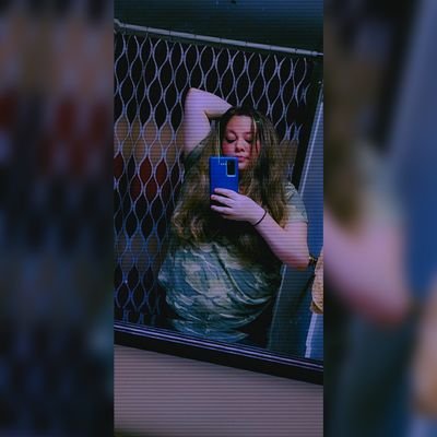 vivimcmxcii's profile picture. ✨𝓼𝓽𝓪𝔂 𝔀𝓲𝓵𝓭, 𝓶𝓸𝓸𝓷 𝓬𝓱𝓲𝓵𝓭✨