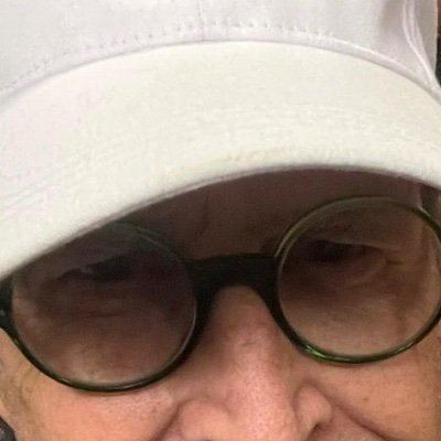 RileyBgood1's profile picture. Leaving guns..taking cannolis.