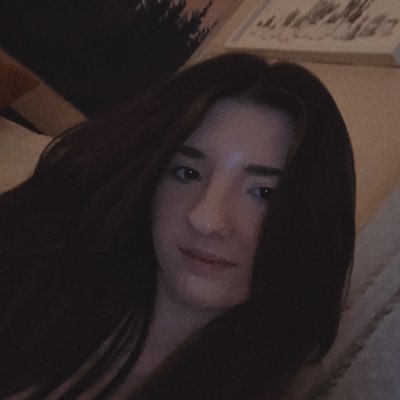 EmilyBrizendin3's profile picture. Lover of music ❤️🖤