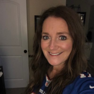 Wife, mom, teacher, reader, avid tv watcher, BILLS fan 💙❤️, and music lover.