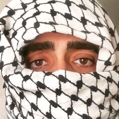 JulioJTorrado's profile picture. I rocked a unibrow for the formative years of my life. My Frida Kahlo period.