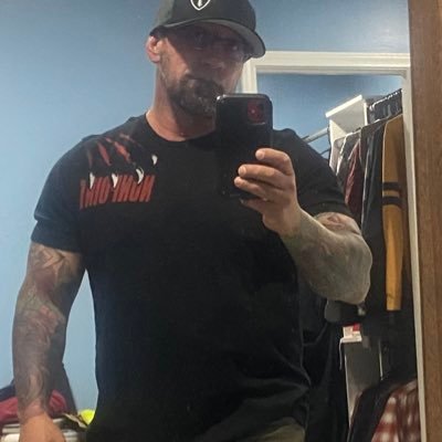 I’m so amazing I have an orbit! Single Dad life. Biker. Concert junkie. Veteran (grunt). Living life to the fullest. Chaos & earthquakes! Tattoos and sammiches