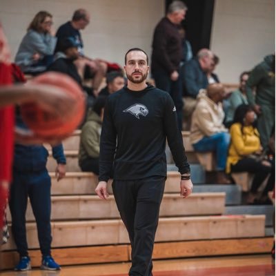 @Montclair_MBB Assistant Coach • @njpanthersboys • @TheHoopGroup • Former Blair Academy Assistant