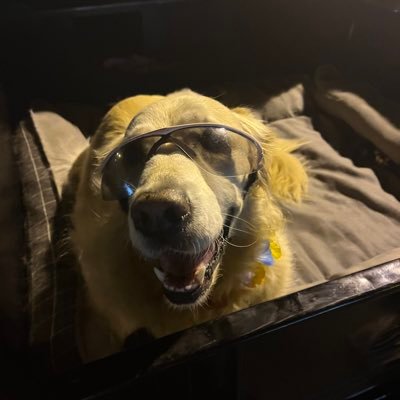 EmRob0527's profile picture. 