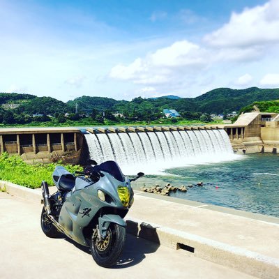 食べるの大好き　お酒大好き　バイク大好き　twitter初心者よろしくお願いします🙇🏻‍♂️