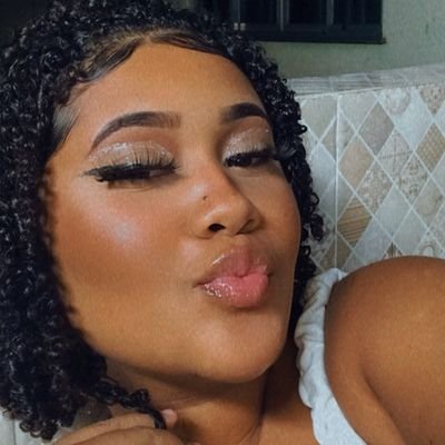 sllsgabi's profile picture. vivendo e se fudendo