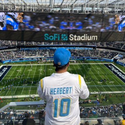 DJ/Producer…BOLT UP ⚡️ CHARGERS……… stream my new single “ACID ROBOT” in the link #getvaccinated