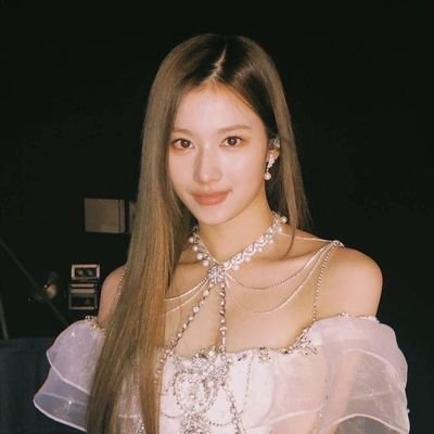 c4ptainsana's profile picture. @JYPETWICE | @day6official | @GOT7 | @taylorswift13 | multifandom fan account