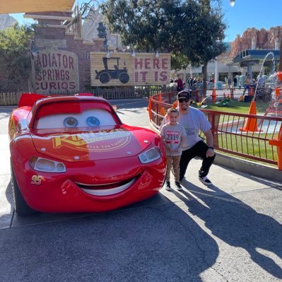 blipsayless's profile picture. Packers 🧀 Lakers 🏀 Mariners 🔱