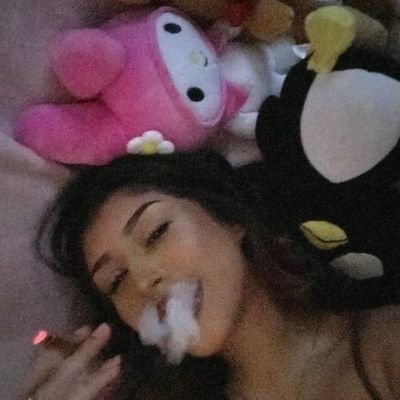 no sé qué poner aquí ¦ edtw, shtw ¦ fumadora que no sabe poner límites a la hora de fumar quiero fumar alguien que me de porro por favor