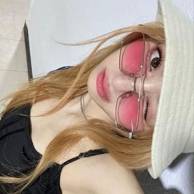 yunjinhuhh's profile picture. that is a long ass ride