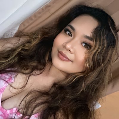 shnrln's profile picture. 