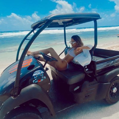 AmyBermudez1's profile picture. 🌙