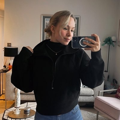 EloiseAria's profile picture. Art Director at TrunkBBI.