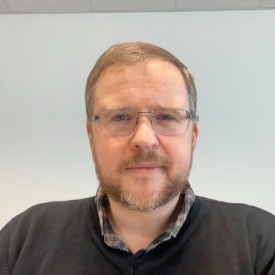 phaijen's profile picture. AI enthusiast, SEO/SEA pro, and proud dad to my amazing son. Always learning and growing in the tech world. Geek out over all things digital marketing.