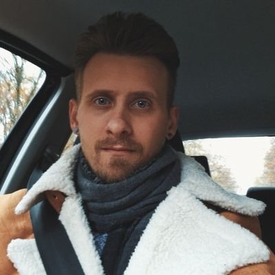 Hello there👋🏻 Ich bin einfacher Mann, der versucht seinen Weg im Universum zu gehen.

Fan von Animes/Marvel/Star Wars/Games