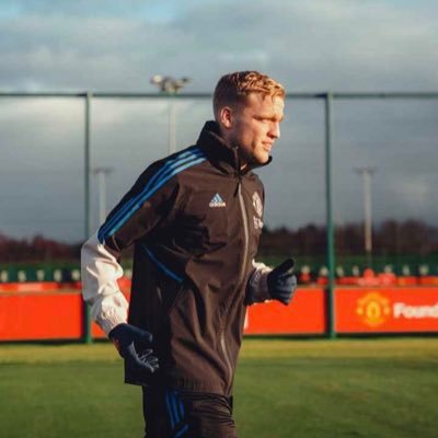 #1 fan page for all things related to Donny van de Beek❤️. Follow for the latest news, media and more!!