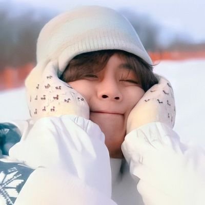 **✿❀ Taehyung has 3 homes : Daegu, BTS, and Yoongi ❀✿**
fan account @BTS_twt 💜
Taehyung slow collector