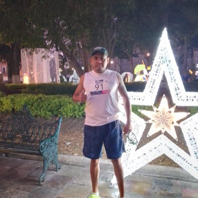 irreverente sensible amoroso bailador y sobre todo orgulloso de mi cabecita de algodón ❤️👨🏼‍🦳