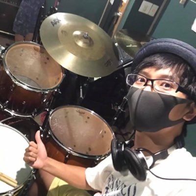 MusicSambo's profile picture. 楽器を普及するお仕事をしております。ドラマーだけどギターも好き #Südoの気ままドラム のタグで動画を上げてますので是非😌 https://t.co/zTlJuSu016