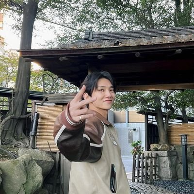 bns for @pledis_17 Joshua #TNX Junhyeok & Kyungjun | 01' Liner | she/her | future programmer | P-Up Sched every Saturday | Click Masterlist link below