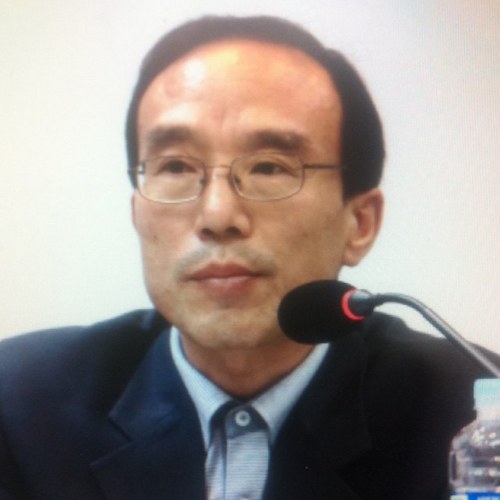 환경, 생명, 평화, 평등 그리고 지역에 관심이 많아 1992년부터 고향인 서산 태안에서 시민운동을 하고 있는 사람입니다. 현재 서산태안환경운동연합 상근 공동의장으로 활동하고 있습니다.