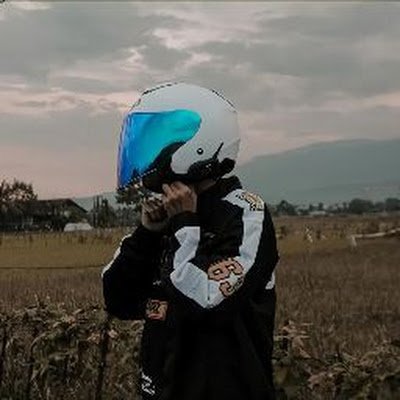 studently23's profile picture. 