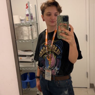 tpwk_meghan's profile picture. official full time harry stan