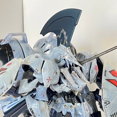 出戻り組の気まぐれ雑食モデラーです。 FSS、GUNDAM、Yamatoから戦闘機、車、バイク等、好きなジャンル多数。 塗装修行中！手が遅いのでなかなか完成しないです。 ゆる〜くお願いします。