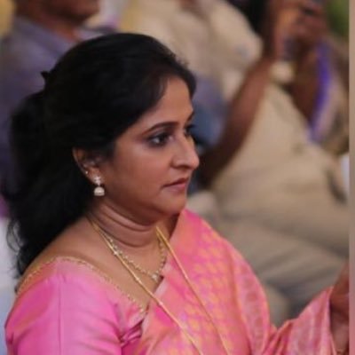 helen_malathi's profile picture. 