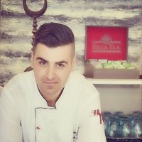 Aşçı Ceketli Şair(@Asciceketlisair) 's Twitter Profile Photo