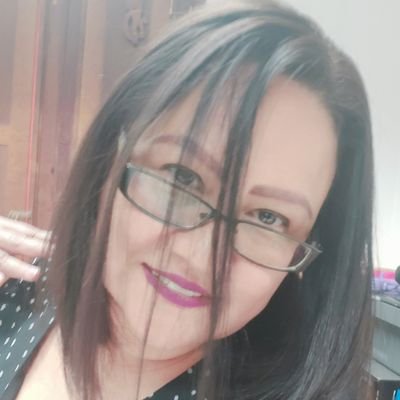 Abogada, Maestra en Derecho, Doctorante, apasionada de la música, adicta al trabajo.