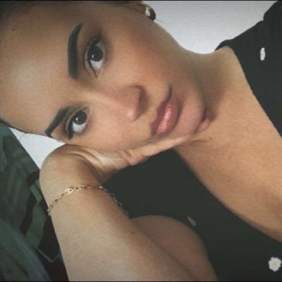 StracyCls's profile picture. | ♏︎ |