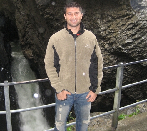 Entrepreneur. EQ. Passion for Sales, Disruptive Technology. Lover of learning, technology, sports, and kungfu