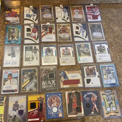 mazzmets12's profile picture. 