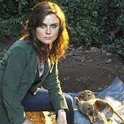 Dr. Temperance Brennan. Forensic Anthropologist of the Jeffersonian Institute. Writer, professor, FBI consultant. She's a genius & knows it. #Bones RP +21