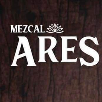 Mezcal ARES
Mezcal artesanal 
Hecho en Oaxaca 
Joven 
Agave Angustifolia  (maguey espadín) 
750 MI | 1 botella