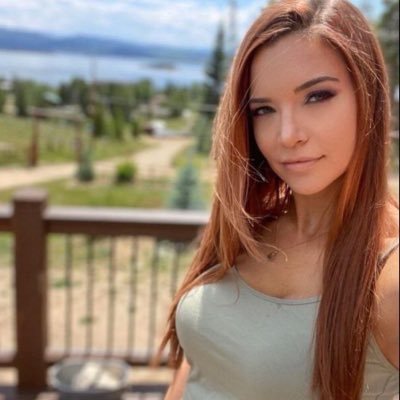 CharlottesDana's profile picture. 