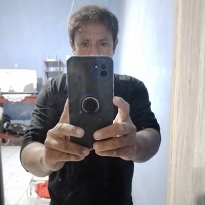 manueli92329654's profile picture. 