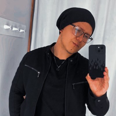 bad_mf16's profile picture. I know my heart's freezing, hell's hot for good reason 🔥