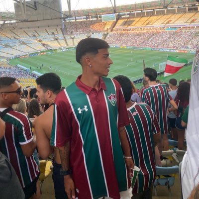 @FluminenseFC 🇭🇺 insta: @99_ferreiraa 👨🏻💻 Educação Física 📚👨🏻🏫