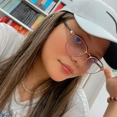 andyavla's profile picture. she/her
libra ♎️