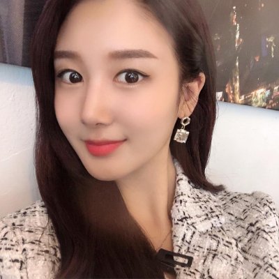Hello i'm Olivia🇺🇸🇺🇸
My hobbies:Golf,Skiing,Diving,Fitness,Trave
Work:United Overseas Bank Limited (UOB) Operations Director