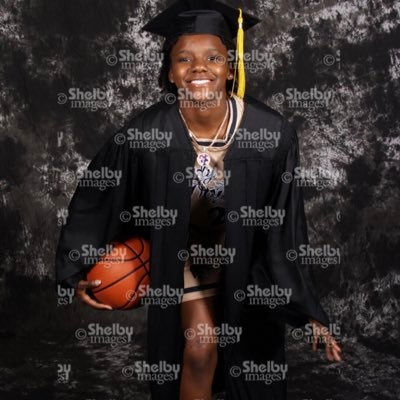 Class of ‘23🖤🏀👩🏾‍🎓