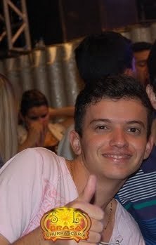 Sou Como um CD musical. Há quem ouviu e soube interpretar. Há quem interpretou pela capa. Há quem ouviu e não gostou, há quem ouviu e se apaixonou.