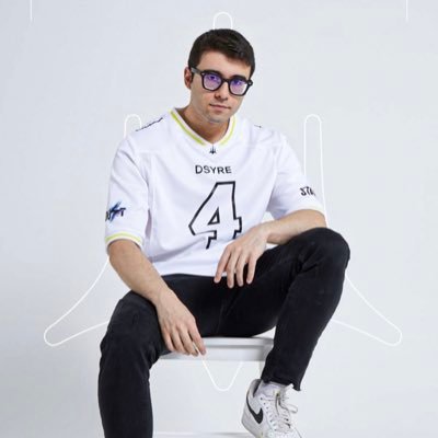 TFT challenger proplayer for @dsyreesports. Peaked rank 1 EU every set. Streaming everyday Business inquiries : business@dsyre.com