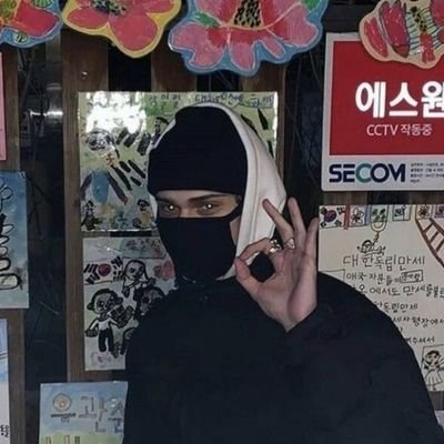 hxsnvr's profile picture. observing
