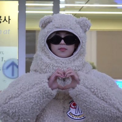 everynaughtyday's profile picture. 💛하루종일 서동현💛