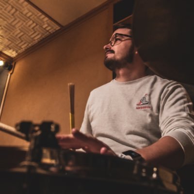 rmnlgzt's profile picture. ᴋᴇᴇᴘ ɢᴏɪɴɢ, ɴᴏ ᴍᴀᴛᴛᴇʀ ᴡʜᴀᴛ  🏄 Finance Analyst & Drum Teacher 📍 Chaville City  🎧 Music & Running 🐉 Playlist Vibes