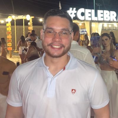 Twitter destinado a falar besteira e reclamações.